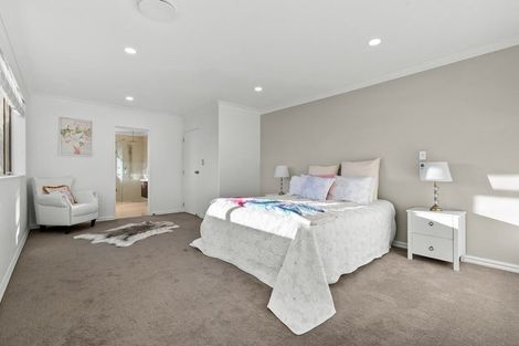 Photo of property in 16 Michael Bosher Way, Flat Bush, Auckland, 2019