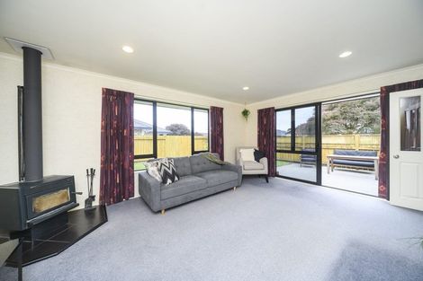 Photo of property in 20 Boston Parade, Kelvin Grove, Palmerston North, 4414