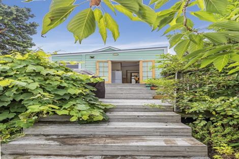 Photo of property in 13 Herald Terrace, Berhampore, Wellington, 6023