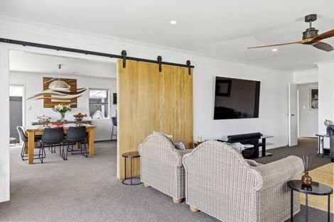 Photo of property in 358 Lake Terrace, Two Mile Bay, Taupo, 3330