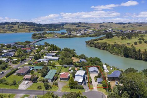 Photo of property in 12 Karioi Crescent, Raglan, 3225