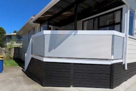 Photo of property in 3 Blue Way, Glendene, Auckland, 0602