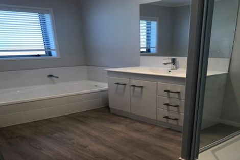 Photo of property in 17 Te Kio Crescent, Papamoa Beach, Papamoa, 3118