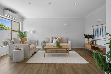 Photo of property in 2/388 Devonport Road, Tauranga South, Tauranga, 3112