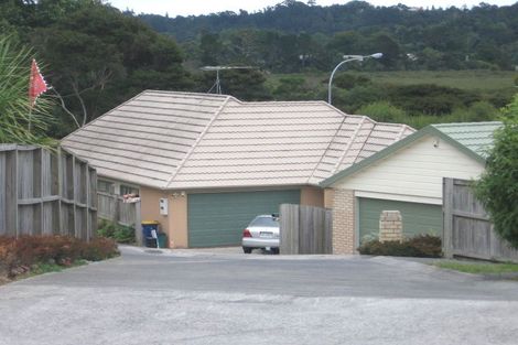 Photo of property in 1/122 Seaview Road, Glenfield, Auckland, 0629