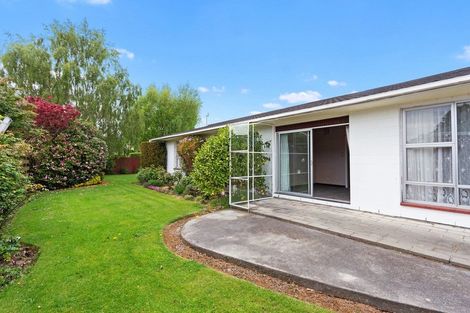 Photo of property in 76 Grimseys Road, Redwood, Christchurch, 8051
