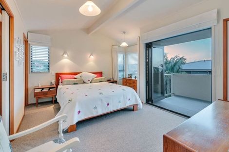 Photo of property in 9a Huntly Road, Campbells Bay, Auckland, 0630