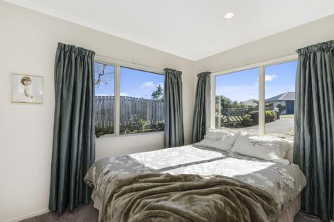 Photo of property in 24 Brookesmith Drive, Waiuku, 2123