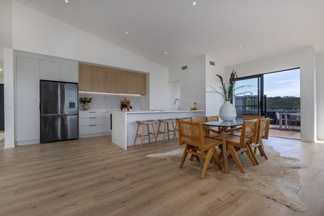 Photo of property in 6 Okupe Grove, Aotea, Porirua, 5024