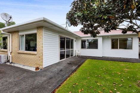 Photo of property in 122 Clawton Street, Westown, New Plymouth, 4310