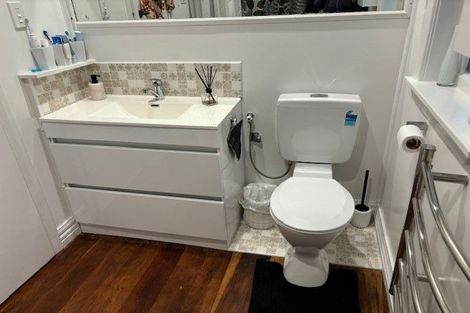 Photo of property in 25 Alexandra Road, Roseneath, Wellington, 6021