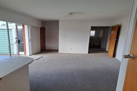 Photo of property in 2/11 Ashdown Place, Pahurehure, Papakura, 2113