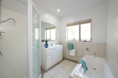 Photo of property in 4 Stornaway Drive, Flat Bush, Auckland, 2016