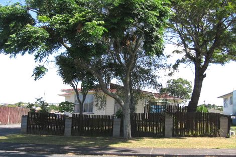 Photo of property in 38 Cockayne Crescent, Sunnynook, Auckland, 0620