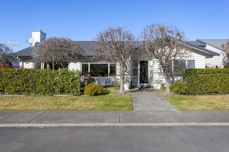 Photo of property in 1 Noumea Drive, Rangatira Park, Taupo, 3330