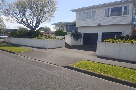 Photo of property in 2 Luton Street, Hokowhitu, Palmerston North, 4410