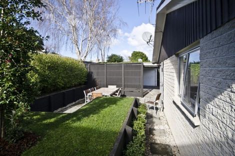 Photo of property in 2/5 Huapai Street, Onehunga, Auckland, 1061