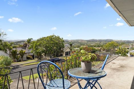 Photo of property in 8 Hamlet Place, Pukekohe, 2120