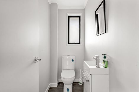 Photo of property in 94b Banks Street, Marfell, New Plymouth, 4310