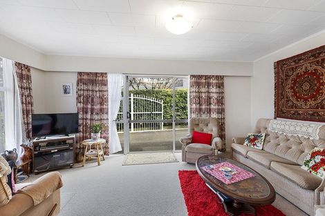 Photo of property in 15 Mckeefry Grove, Tawa, Wellington, 5028