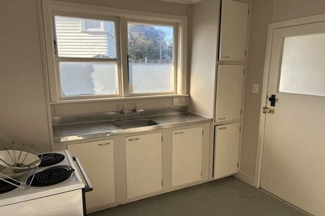 Photo of property in 4 Lincoln Grove, Cannons Creek, Porirua, 5024