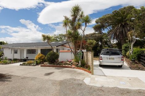 Photo of property in 32a Mahana Road, Paraparaumu Beach, Paraparaumu, 5032