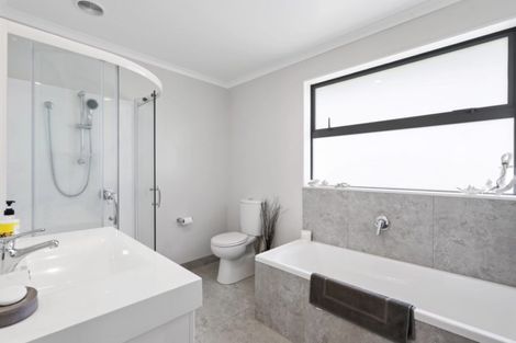 Photo of property in 12 Arbors Track, Silverdale, 0932