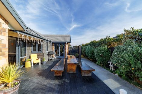 Photo of property in 24 Foresters Crescent, Parklands, Christchurch, 8083