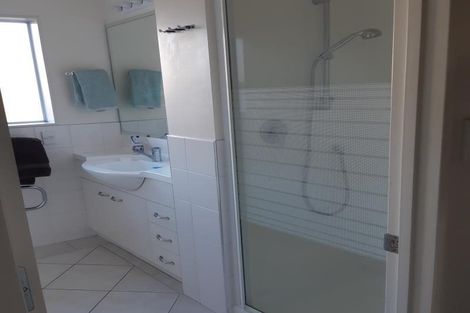 Photo of property in 256 Vipond Road, Stanmore Bay, Whangaparaoa, 0932