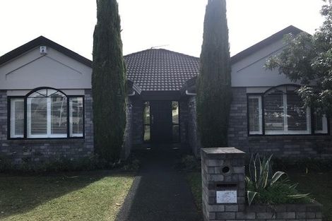Photo of property in 5 Hobie Court, West Harbour, Auckland, 0618