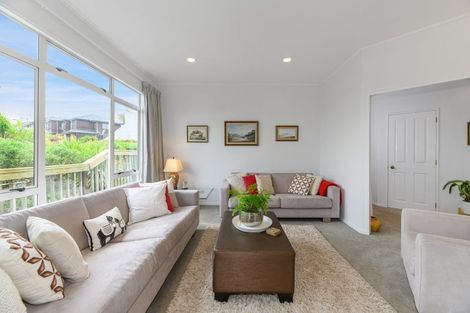 Photo of property in 2/87a Kowhai Road, Mairangi Bay, Auckland, 0630