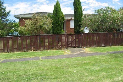 Photo of property in 4 Staverton Crescent, Mangere, Auckland, 2022