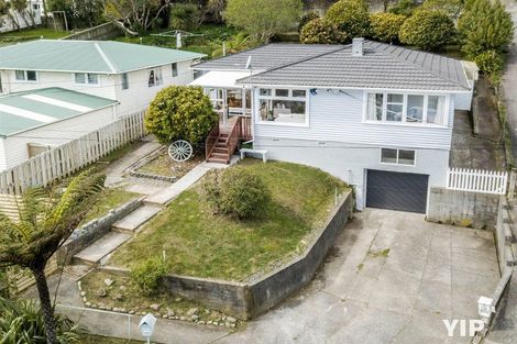 Photo of property in 102 Helston Road, Paparangi, Wellington, 6037