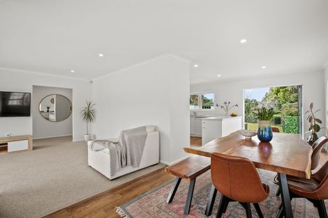 Photo of property in 60 Karina Road, Merrilands, New Plymouth, 4312