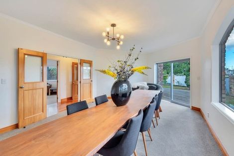 Photo of property in 16 Commodore Parry Road, Castor Bay, Auckland, 0620