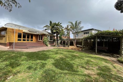 Photo of property in 13 Omana Road, Papatoetoe, Auckland, 2025