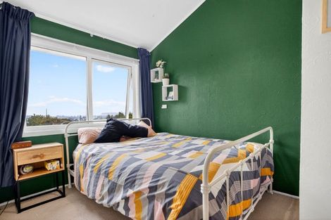 Photo of property in 2/39 Brunton Place, Glenfield, Auckland, 0629