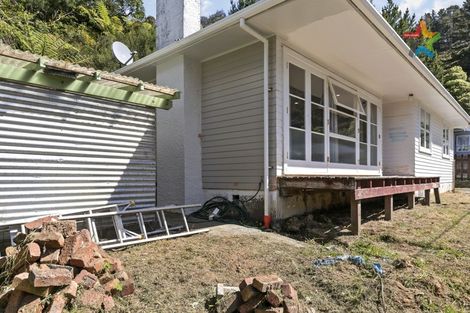 Photo of property in 21 Shackleton Grove, Stokes Valley, Lower Hutt, 5019