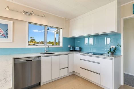 Photo of property in 48 Tapu Road, Huapai, Kumeu, 0810