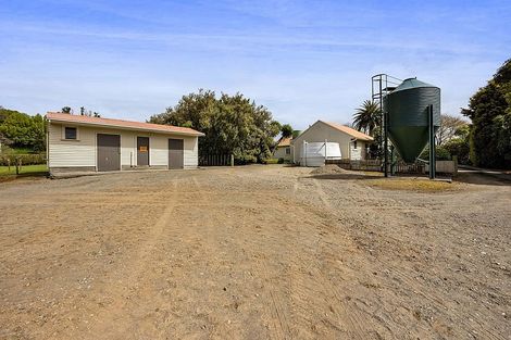 Photo of property in 5171b Mountain Road, Eltham, 4398