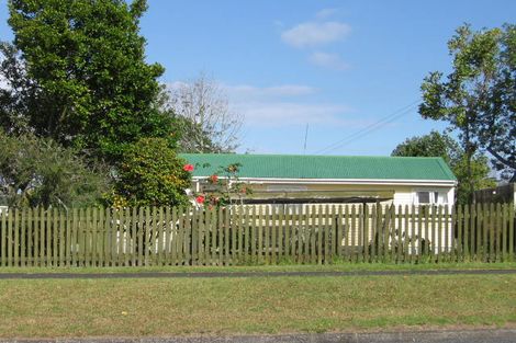 Photo of property in 1/24 Golf Road, New Lynn, Auckland, 0600