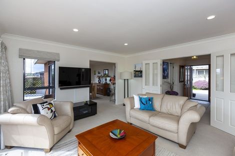 Photo of property in 8 Cranbrook Grove, Waikanae, 5036