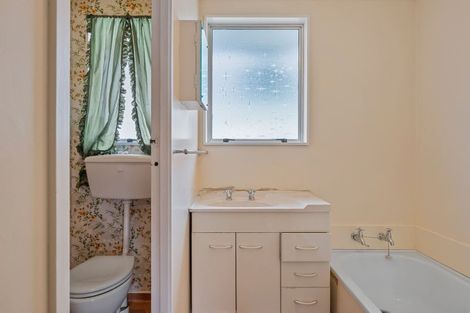 Photo of property in 106 Gemstone Drive, Birchville, Upper Hutt, 5018