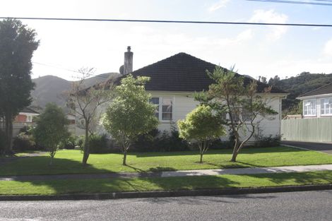 Photo of property in 13 Hay Street, Naenae, Lower Hutt, 5011