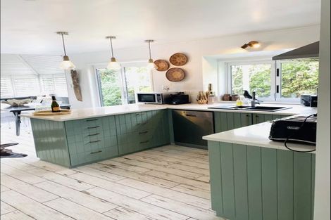 Photo of property in 837a Whangaparaoa Road, Manly, Whangaparaoa, 0930