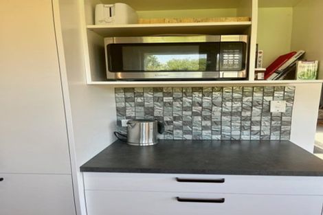 Photo of property in 15 Wiremu Place, Blagdon, New Plymouth, 4310