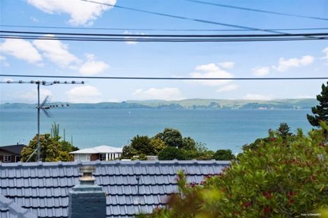 Photo of property in 1/60 Woodlands Crescent, Browns Bay, Auckland, 0630