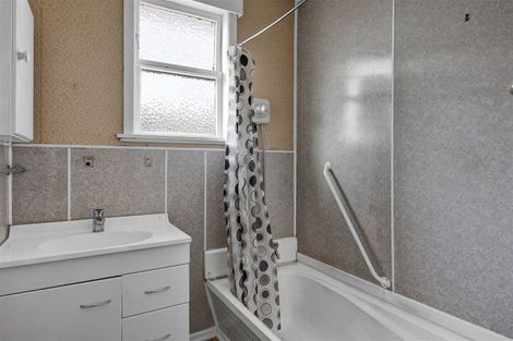 Photo of property in 4 Buchanan Place, Hawera, 4610