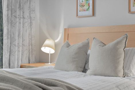 Photo of property in 1 Kirimoko Crescent, Wanaka, 9305