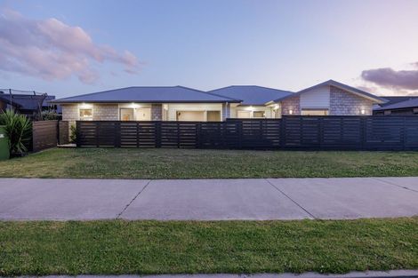 Photo of property in 7 Hoiho Place, Papamoa, 3118